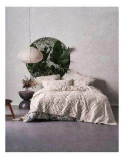 Brand new 🛒 Linen House Piero Quilt Bedcover Sand 🎁