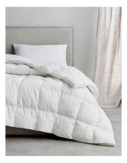 Brand new 🧨 Sheridan Ultimate Dream Feather & Down Quilt 😉